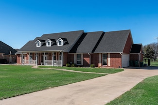 1621 High Valley Ln, Cedar Hill, TX 75104