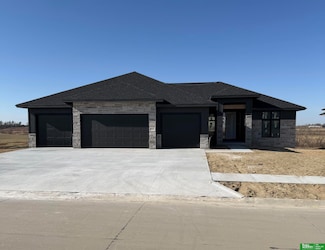5402 N 213th St, Elkhorn, NE 68022