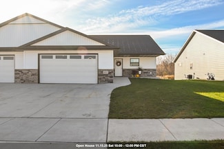 601 Hammen Ct, Kaukauna, WI 54130
