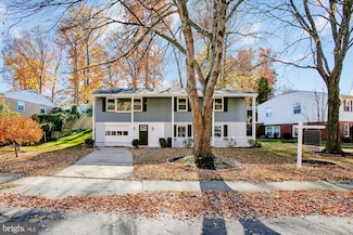 9075 Andromeda Dr, Burke, VA 22015