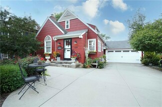 715 W 9th St S, Newton, IA 50208