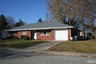 1008 Homewood Dr, Frankfort, IN 46041