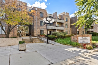 1912 Prairie Square Unit 209, Schaumburg, IL 60173