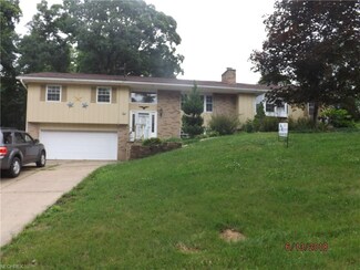 83 Watson Ln, Belpre, OH 45714