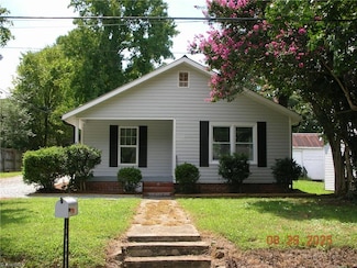 45 W Finch Ave, Denton, NC 27239