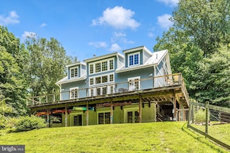 8089 Fingerboard Rd, Frederick, MD 21704