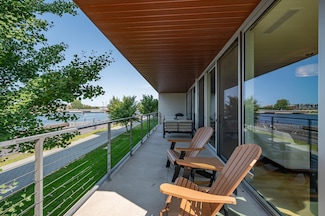 101 Cherry St Unit 201, Green Bay, WI 54301