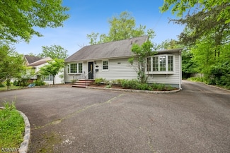 147 W Northfield Rd, Livingston, NJ 07039