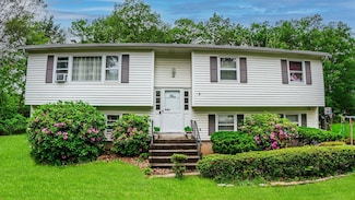5 Catalpa Ct, Bardonia, NY 10954