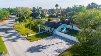 501 S Pine St, New Smyrna Beach, FL 32169