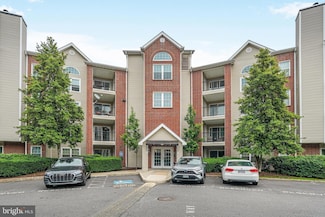 3313 Wyndham Cir Unit 2214, Alexandria, VA 22302
