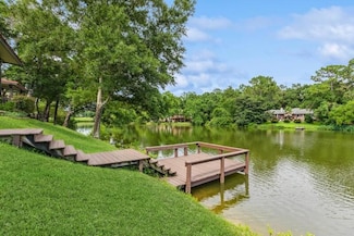 1058 Lake Way Dr, Niceville, FL 32578