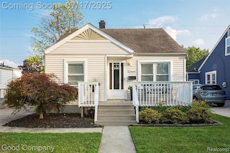 2404 Rowland Ave, Royal Oak, MI 48067