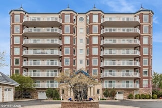 200 Lake St Unit 7A/8A, Saint Joseph, MI 49085