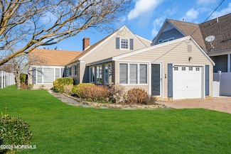 31 Dickman Dr, Lavallette, NJ 08735