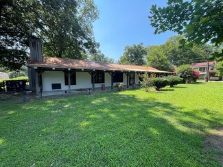 600 Central St, Earle, AR 72331