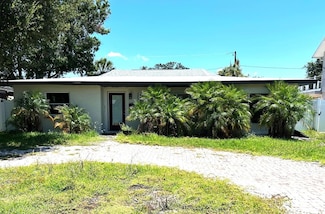 3811 Huntington St NE, Saint Petersburg, FL 33703