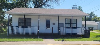 214 E Singleton St, Centralia, MO 65240