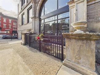 5267 Holmes St Unit 205, Pittsburgh, PA 15201