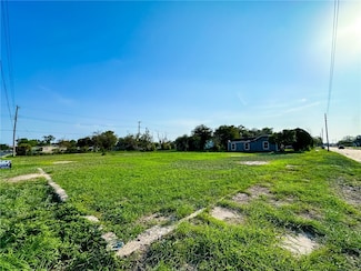 429 E Richard Ave, Kingsville, TX 78363