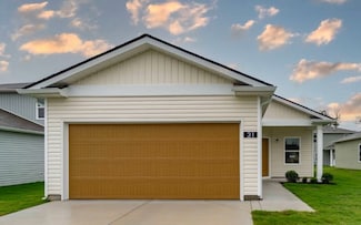 31 Stonehenge Ln S, Manchester, TN 37355