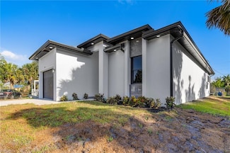 101 Diana Ave, Fort Myers, FL 33905