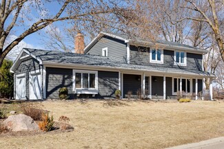 3205 Fountain Ln N, Plymouth, MN 55447