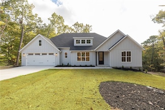9 Cockerham Ln, Bella Vista, AR 72714