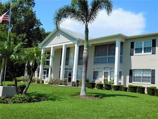 689 Lake Howard Dr NW Unit 2D, Winter Haven, FL 33880
