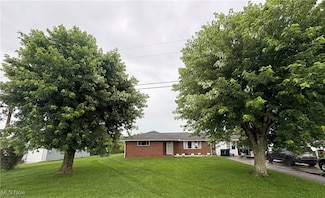 36 Prospect Rd, Cottageville, WV 25239