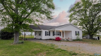586 County Road 152, Section, AL 35771