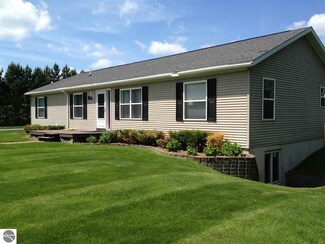 1392 Ryans Pond, Grawn, MI 49637
