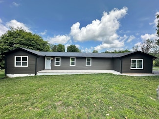 1705 Haire Rd, Dandridge, TN 37725