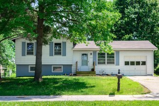 7003 NW Belvidere Pkwy, Kansas City, MO 64152