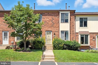 6406 Hilltop Dr Unit 60, Brookhaven, PA 19015