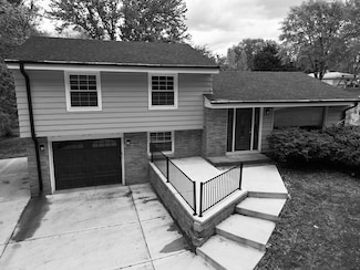 13460 Tremont St, Brookfield, WI 53005
