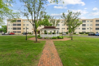 75 Washington Ave Unit 2-307, Hamden, CT 06518