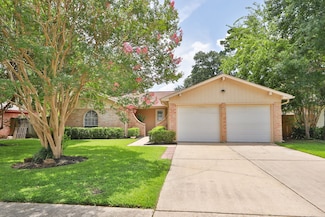 15822 Whipple Tree Dr, Houston, TX 77070