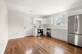 8R Elm St Unit 1, Peabody, MA 01960