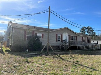 483 S Dobson Chapel Rd, Kenansville, NC 28349