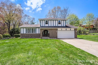 15460 Wisteria Ln, Spring Lake, MI 49456