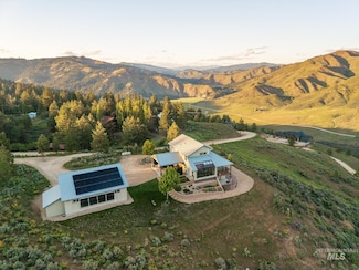 130 Evergreen Dr, Boise, ID 83716
