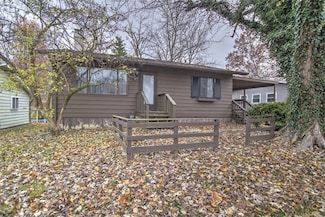 98 Phillips Dr, Decatur, IL 62521