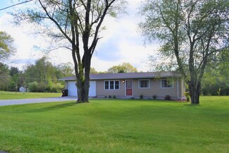 10836 Potomac Dr, Demotte, IN 46310