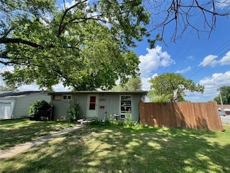11120 E 36th St S, Independence, MO 64052
