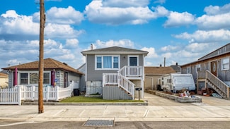 28 Walnut Rd, Inwood, NY 11096