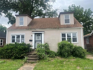 1938 Damato Ct, Saint Louis, MO 63136