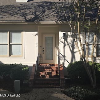 921 Bayridge Dr, Jackson, MS 39211
