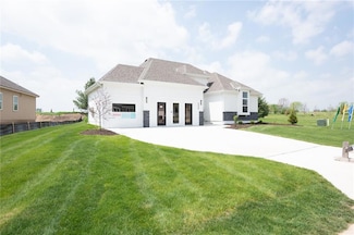 4282 Lake Shore Dr, Basehor, KS 66007