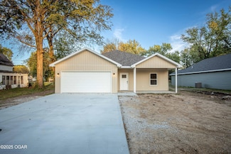 800 Maple St, Lamar, MO 64759